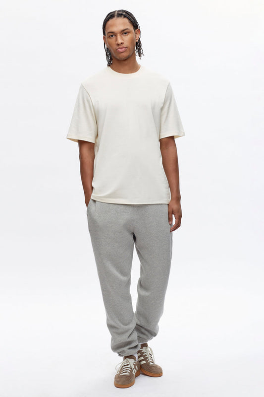 Ethan is 6ft 3in, a regular size M and wearing a M.