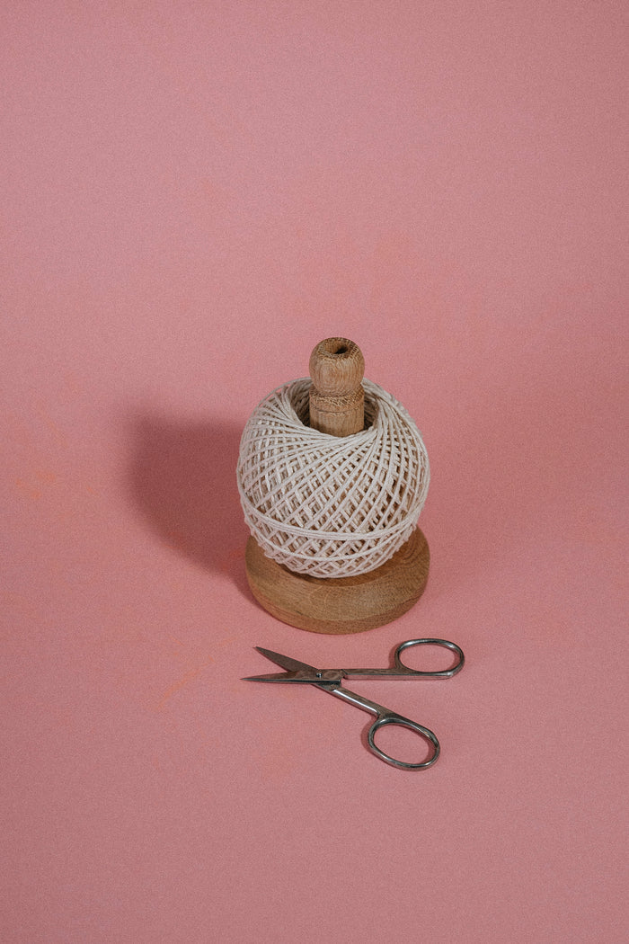 String Tidy with Scissors