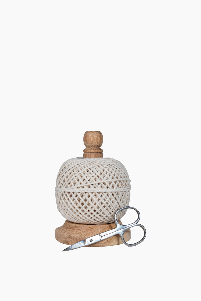 String Tidy with Scissors